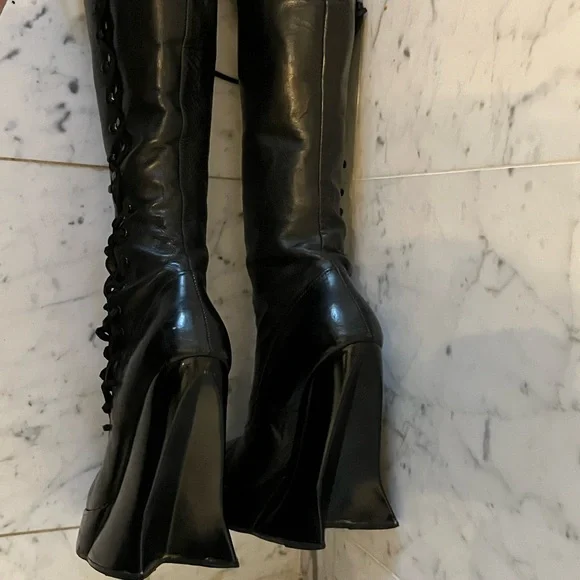 🌟John Fluevog *Grand National* 9 Tall cloven hoof platform boots! Cult! Goth!🌟 - Picture 2 of 5